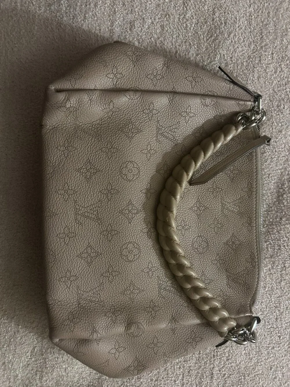 AUTHENTIC Louis Vuitton Mahina Babylone Chain BB Galet